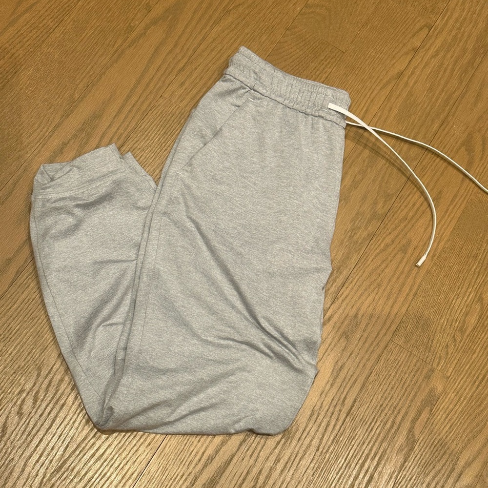 Lululemon Classic-Fit Mid-Rise Jogger 7/8 Length - Picture 4 of 5